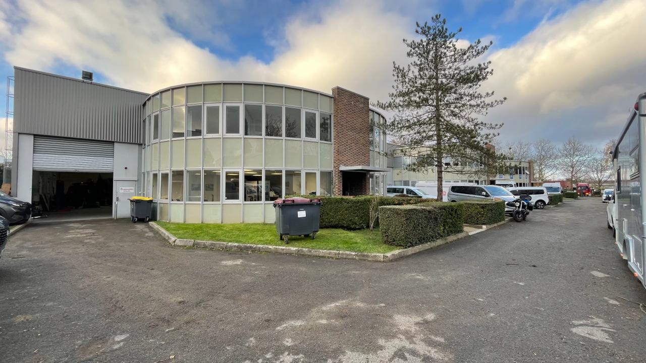 Local d'activité Buc 1015m² Location local d'activité Buc Yvelines OLACT2426780 4